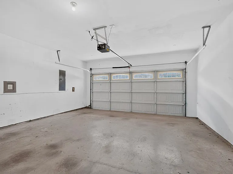 8712 San Bernard St — Photo 30