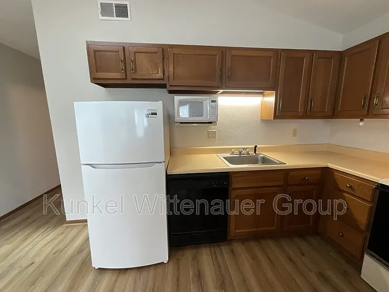 225 Eagle Rdg — Photo 7