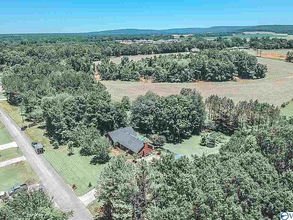 3rd image of Shady Oak Ln