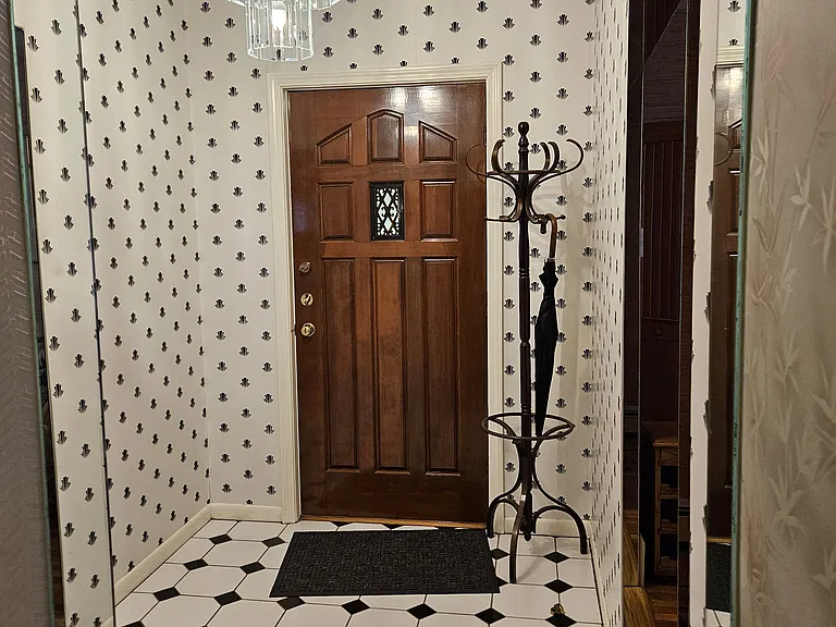 977 Main St #1 — Photo 3