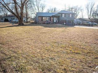105 Santa Fe Dr, Baldwin City, KS 66006