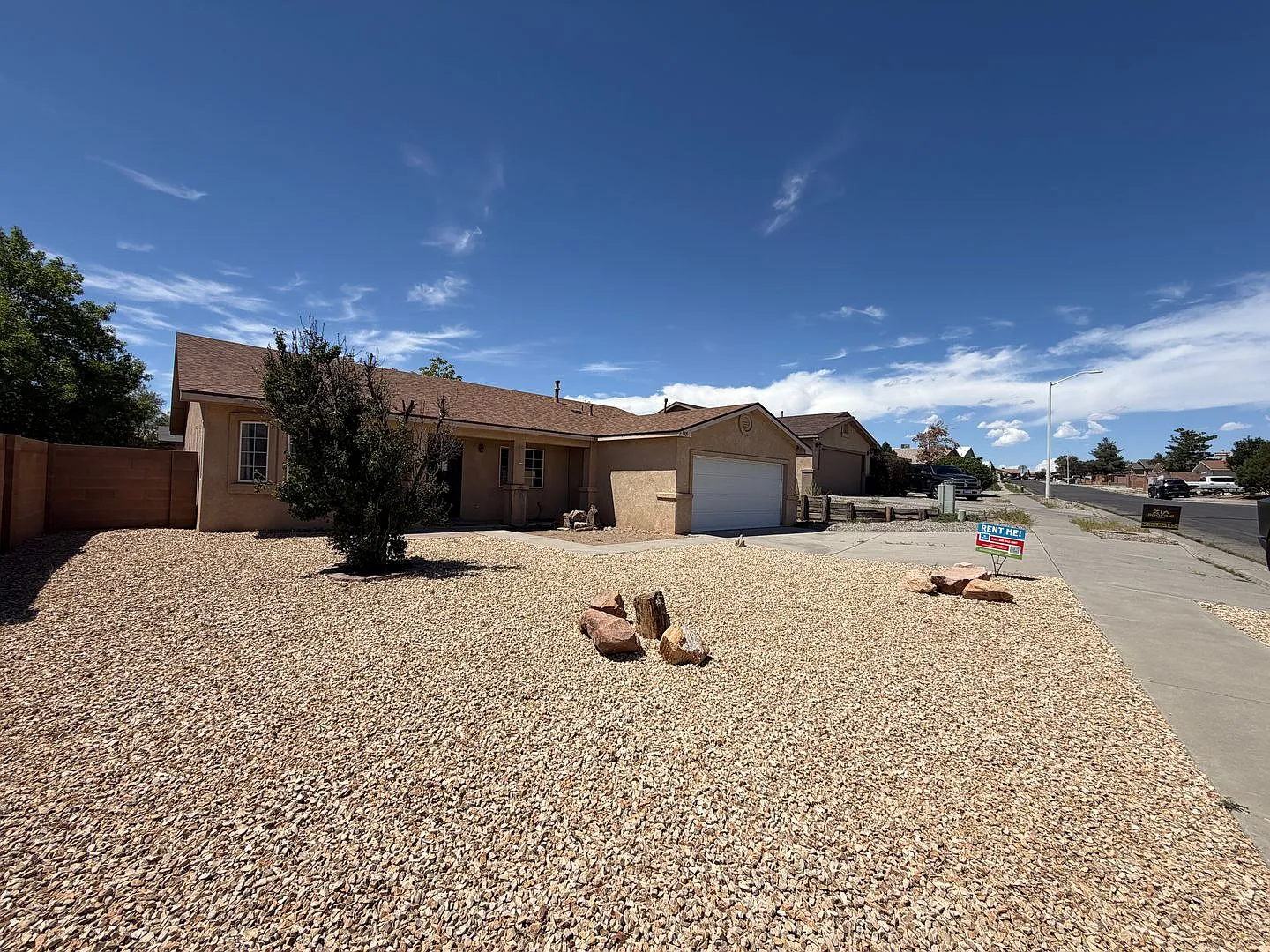 3 Bedroom Single Story Home Available Near Unser Blvd SW & Arenal Rd SW! — Photo 3