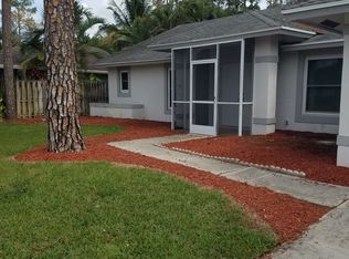1370 Primrose Ln, Wellington, FL 33414