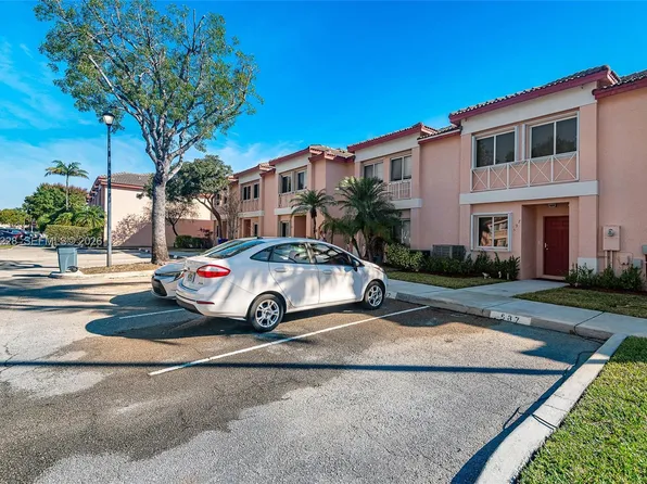 597 NW 208th Dr, Pembroke Pines, FL 33029