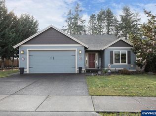 940 Hayes St, Mount Angel, OR 97362