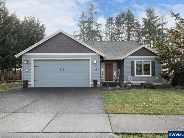 940 Hayes St, Mount Angel, OR 97362