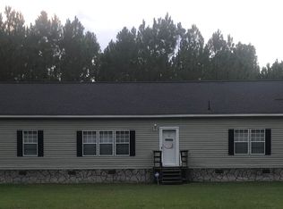 997 Spring Lake Dr, Folkston, GA 31537