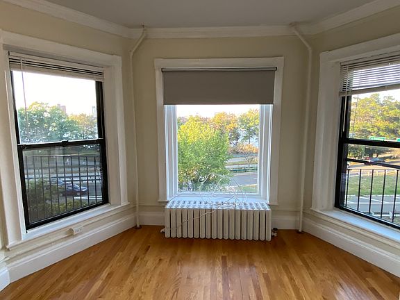 2nd image of 47 Bay State Rd APT 3R