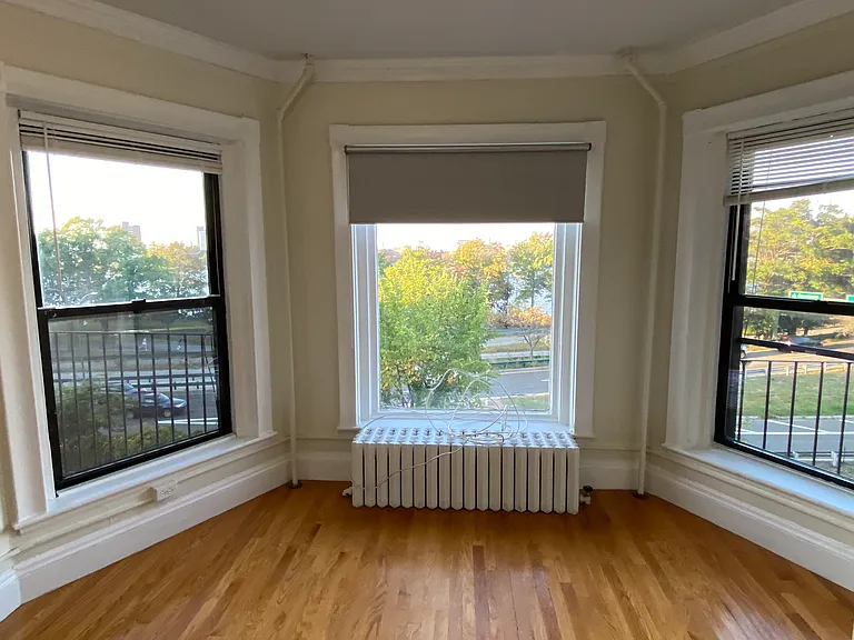 47 Bay State Rd #3R — Photo 2