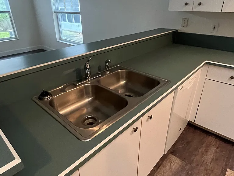 1321 Wayne Ave — Photo 9