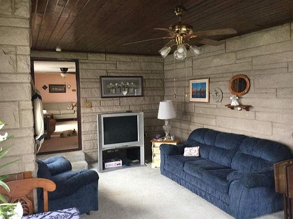 5th image of 55791 Riverdale Dr