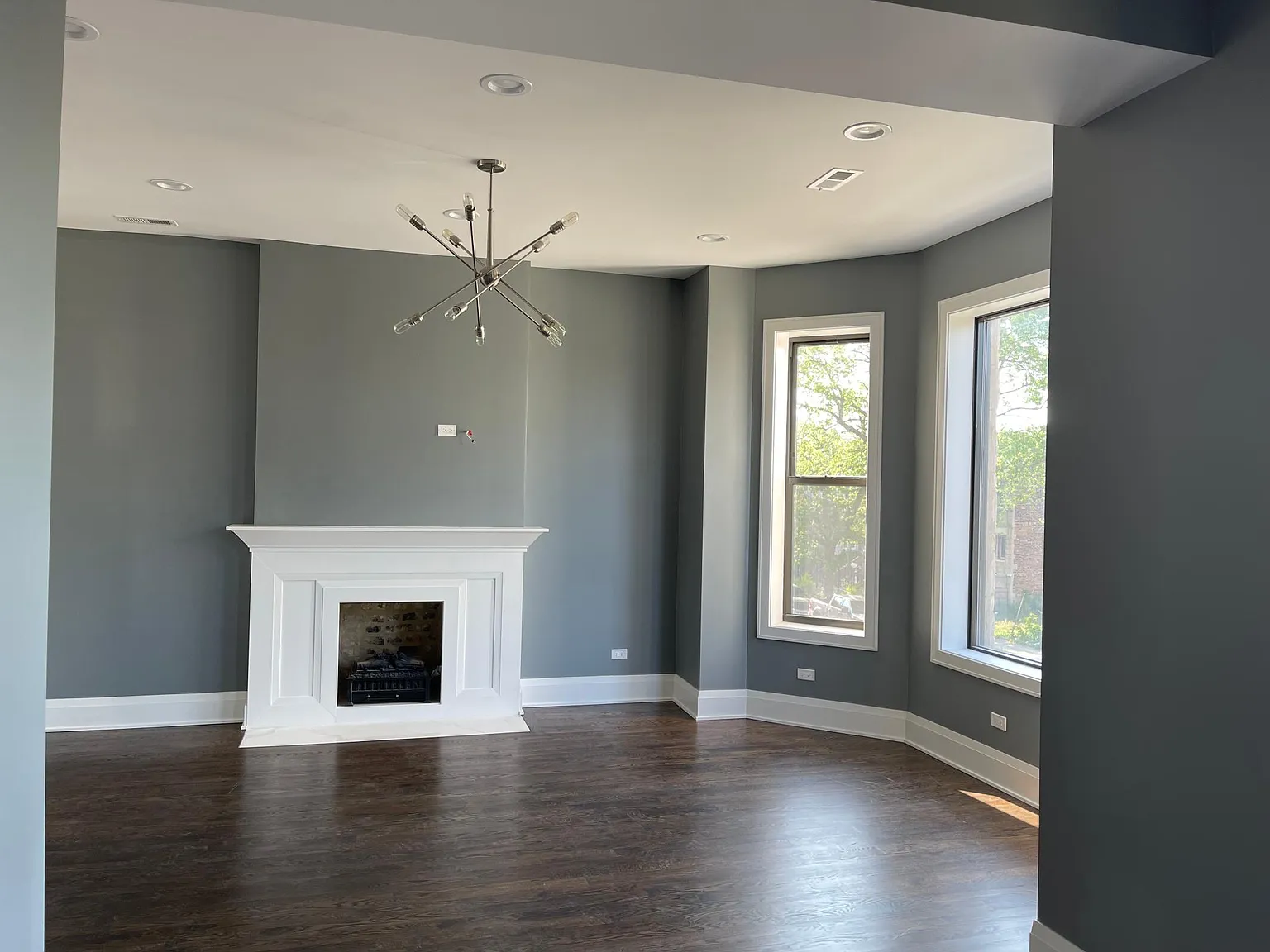 4302 W Monroe St — Photo 2