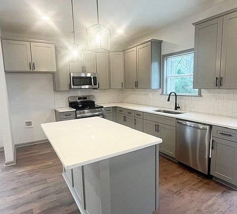 4th image of 315 Ash St