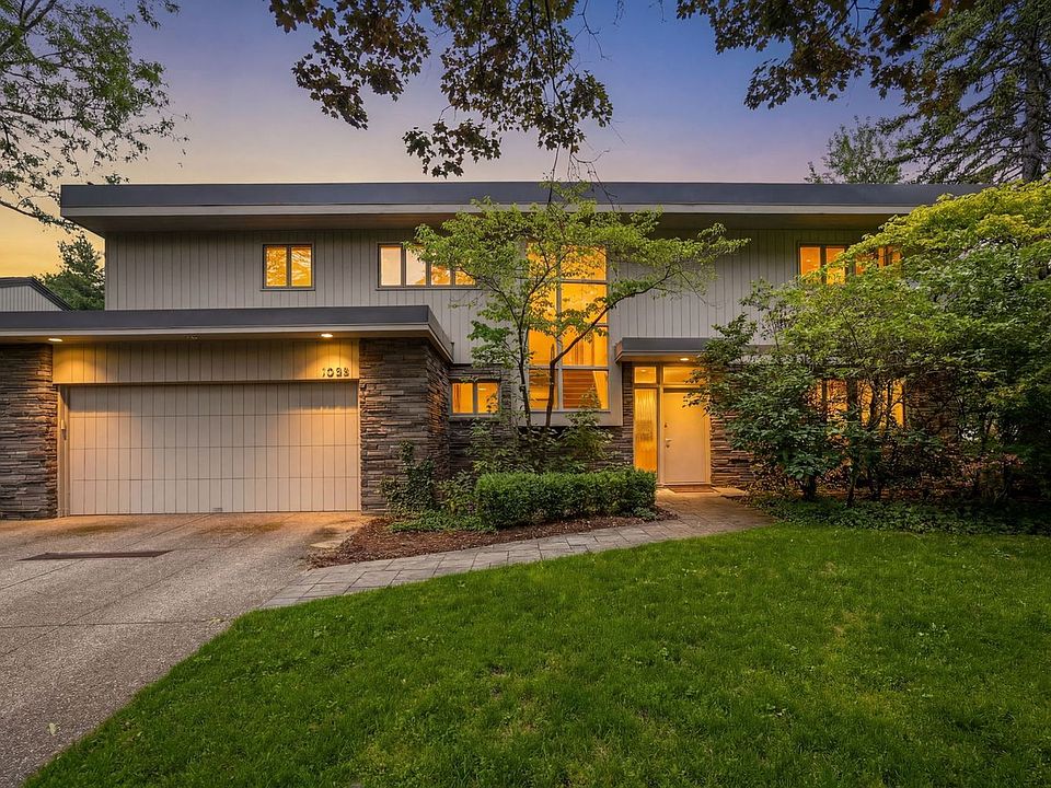 1st image of 1093 Lyndhurst Dr