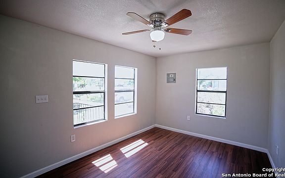 5th image of 231 Inez Ave