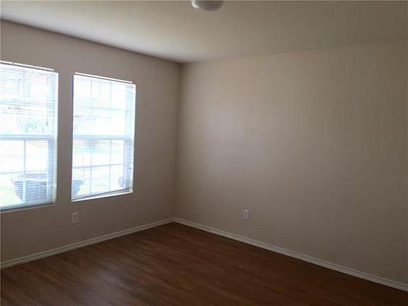4th image of 800 Moss Glen Trl