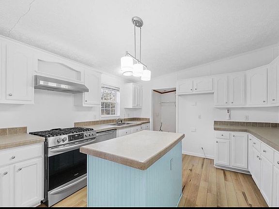 4th image of 16445 Whitesville Rd