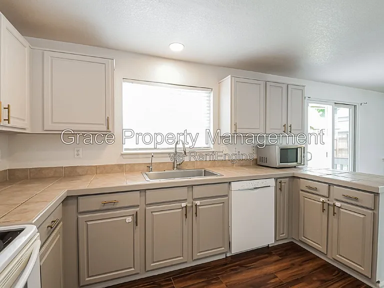 13427 Dexter Way — Photo 8