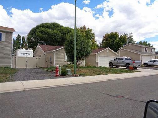 2nd image of 860 Terrace St