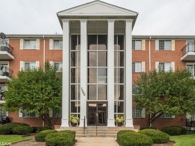 1060 N Farnsworth Ave #13, Aurora, IL, 60505