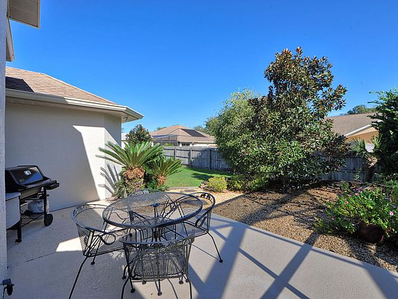 5th image of 10505 SE 42nd Ct