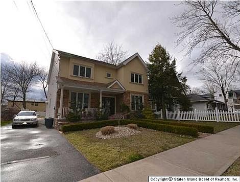 1st image of 226 Woodvale Ave