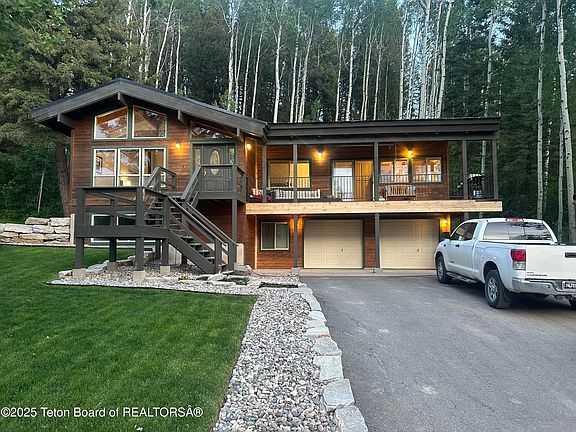 2nd image of 366 Vista East Dr