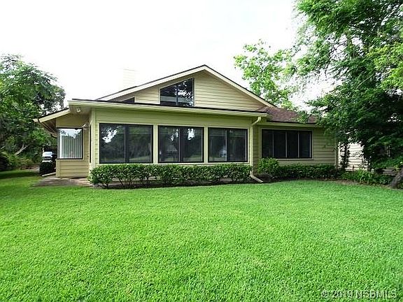 2nd image of 620 Saint Andrews Cir