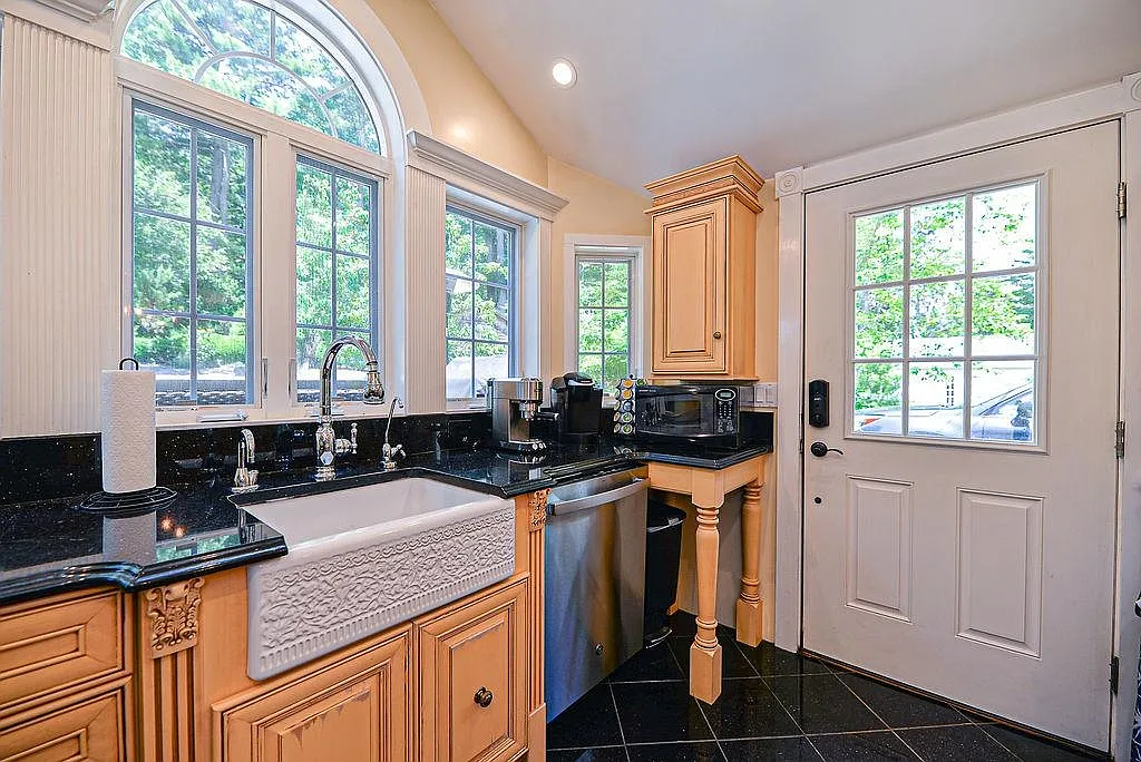 2 bed, 1458 sqft, $3,500 — Photo 4