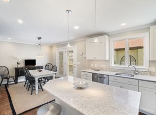 4 Peabody St, Ipswich, MA 01938