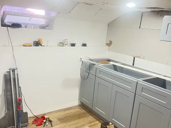 (undisclosed Address), Fresh Meadows, NY 11365