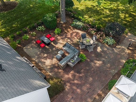 5th image of 8965 Highland Dr