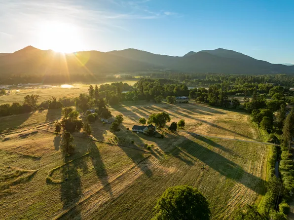 12701 Williams Hwy, Grants Pass, OR 97527
