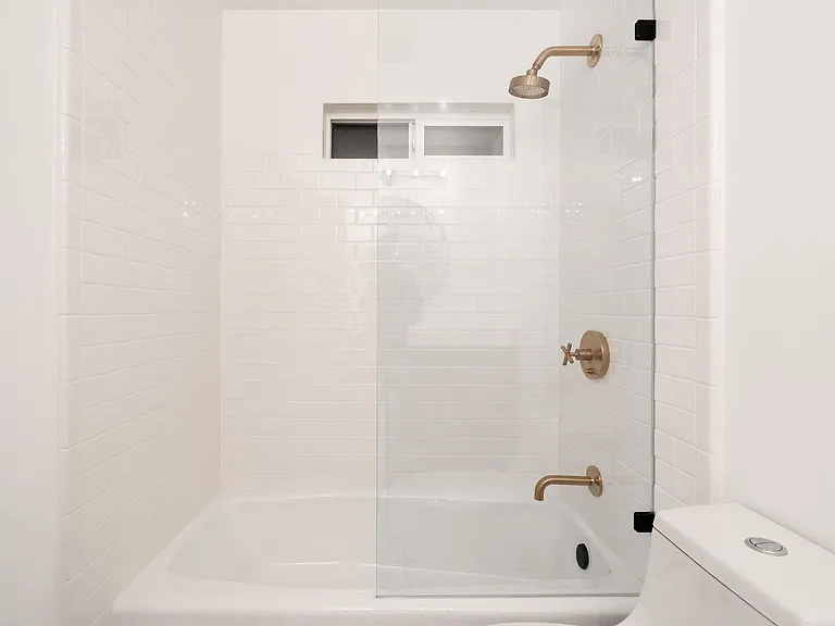 339 Isabel St — Photo 15