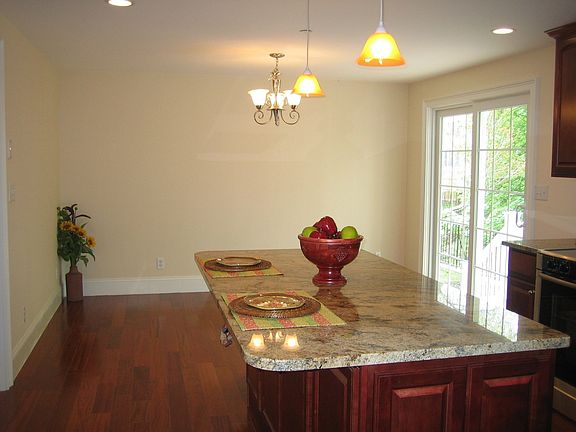 Kitchen Dining Area