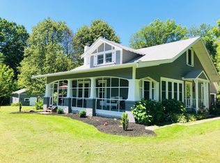 15506 Riddle Rd, Chagrin Falls, OH 44022