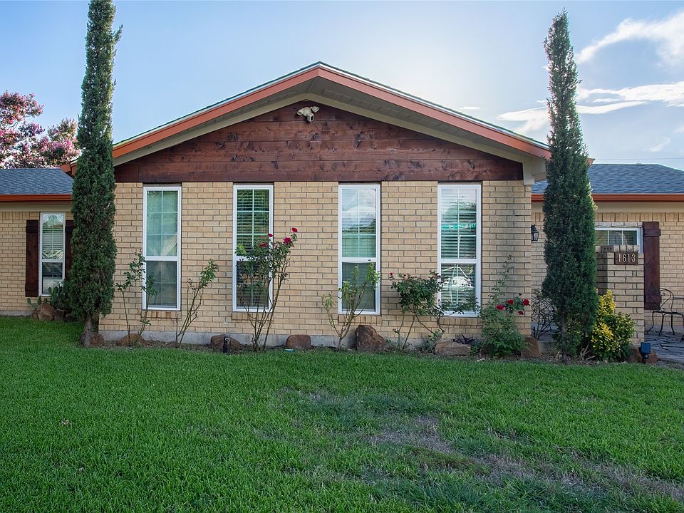 1st image of 1613 Tynes Dr