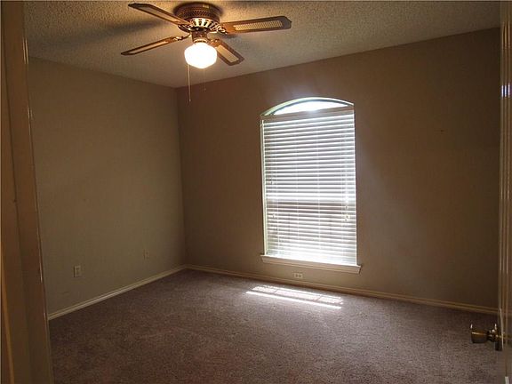 2nd image of 1026 Kingston Dr