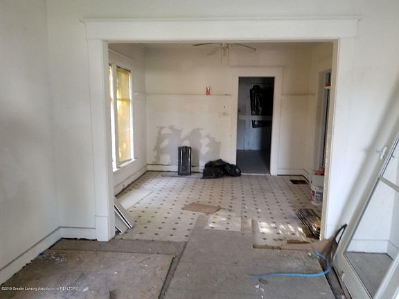 4th image of 1205 E Oakland Ave