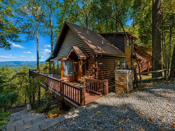 1225 Walnut Rdg, Ellijay, GA 30536