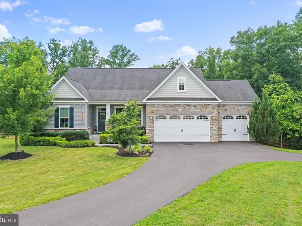 97 Trout River Ter, Falling Waters, WV 25419