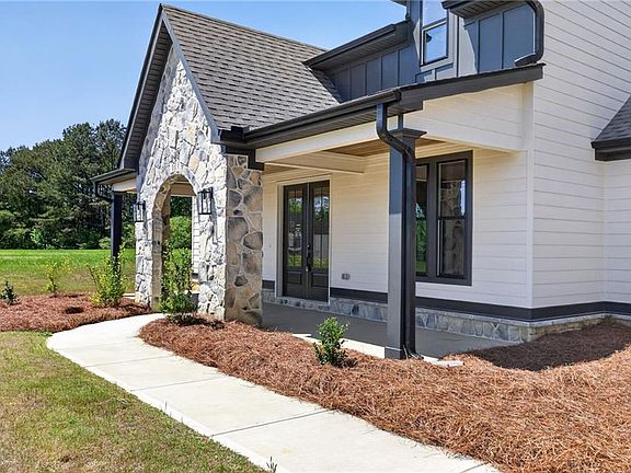 5th image of 728 Lake Circle Rd