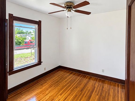 5th image of 5458 Gay St