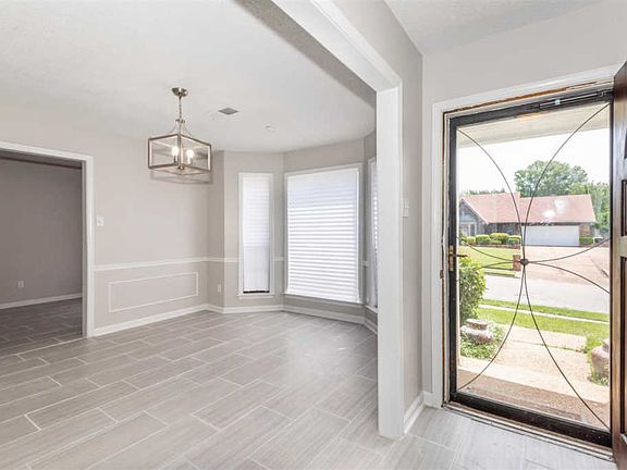 4th image of 4039 Glenroy Dr