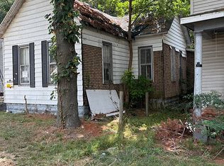 1039 E William St, Decatur, IL 62521