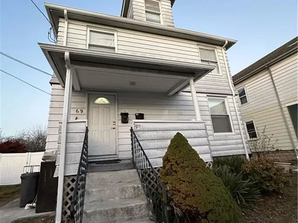 69 Whipple Ave, Cranston, RI 02920