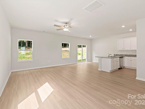 4th image of 3535 Clover Valley Dr