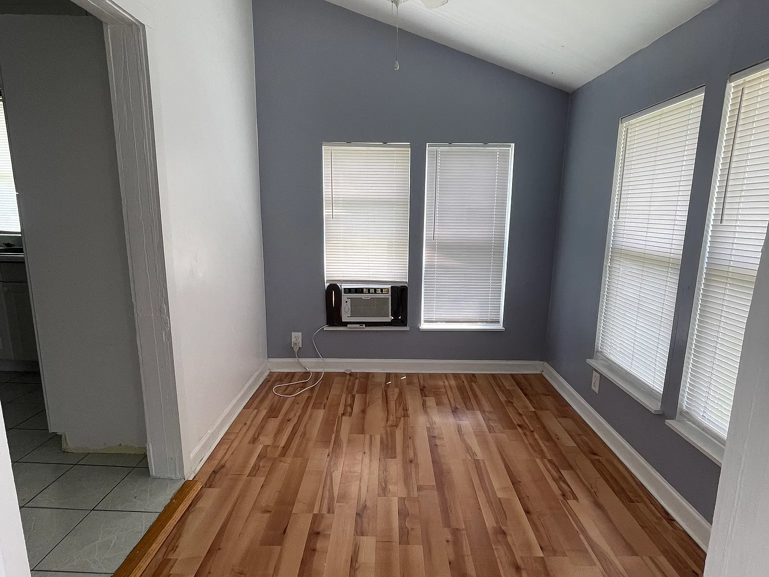 2 bed, 880 sqft, $1,700 — Photo 4