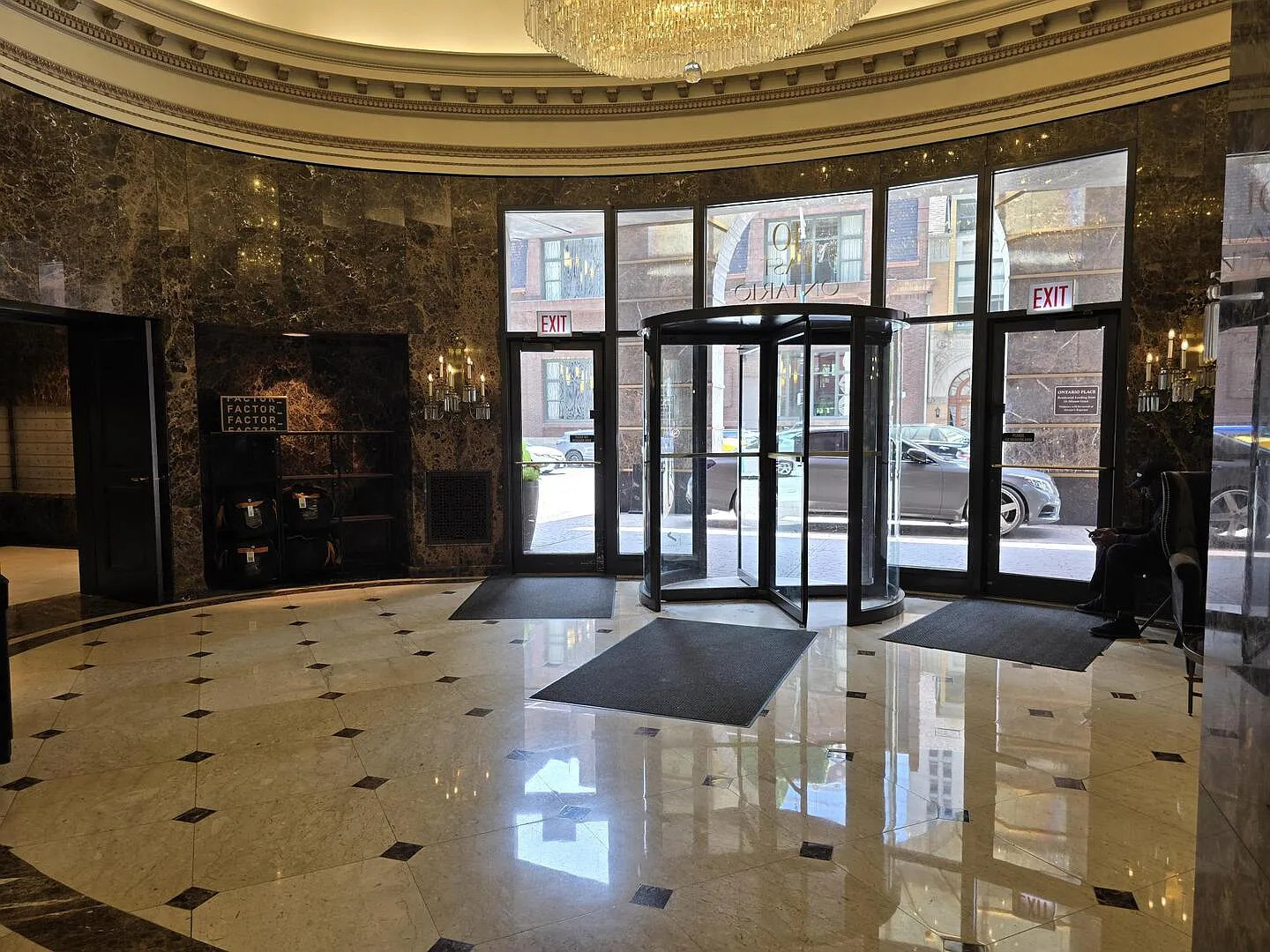 1 bed, 1000 sqft, $2,800 — Photo 3
