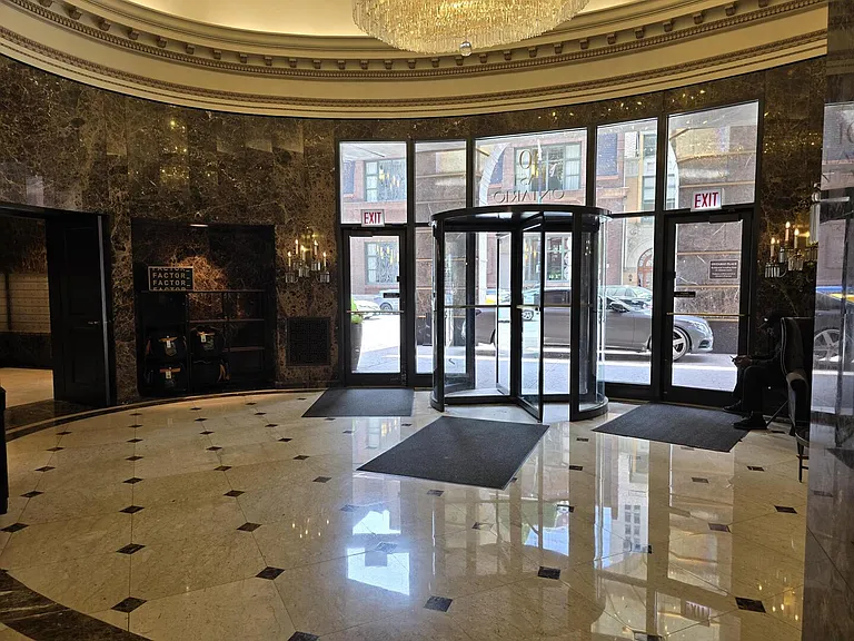 10 E Ontario St #2104 — Photo 4